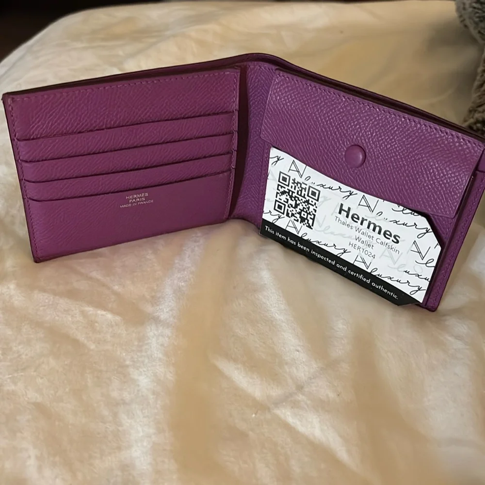 Hermes 💯 Authentic wallet - Picture 1 of 7